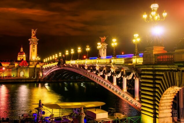 Bridge in Paris