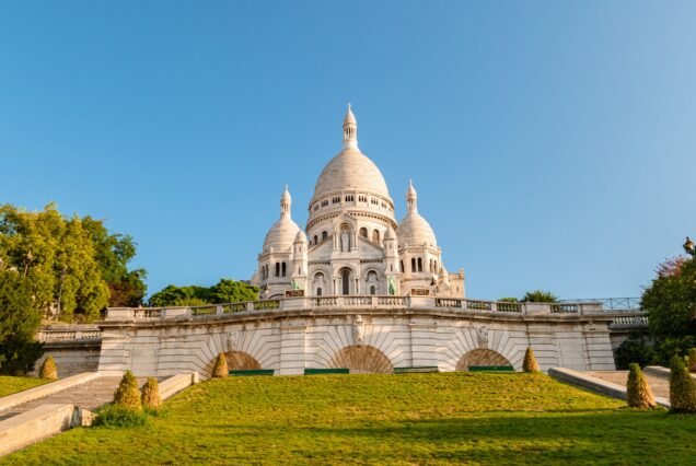 Montmarte Paris, Sacre Coeur Cathedral in Montmartre, Paris, France, morning in Paris