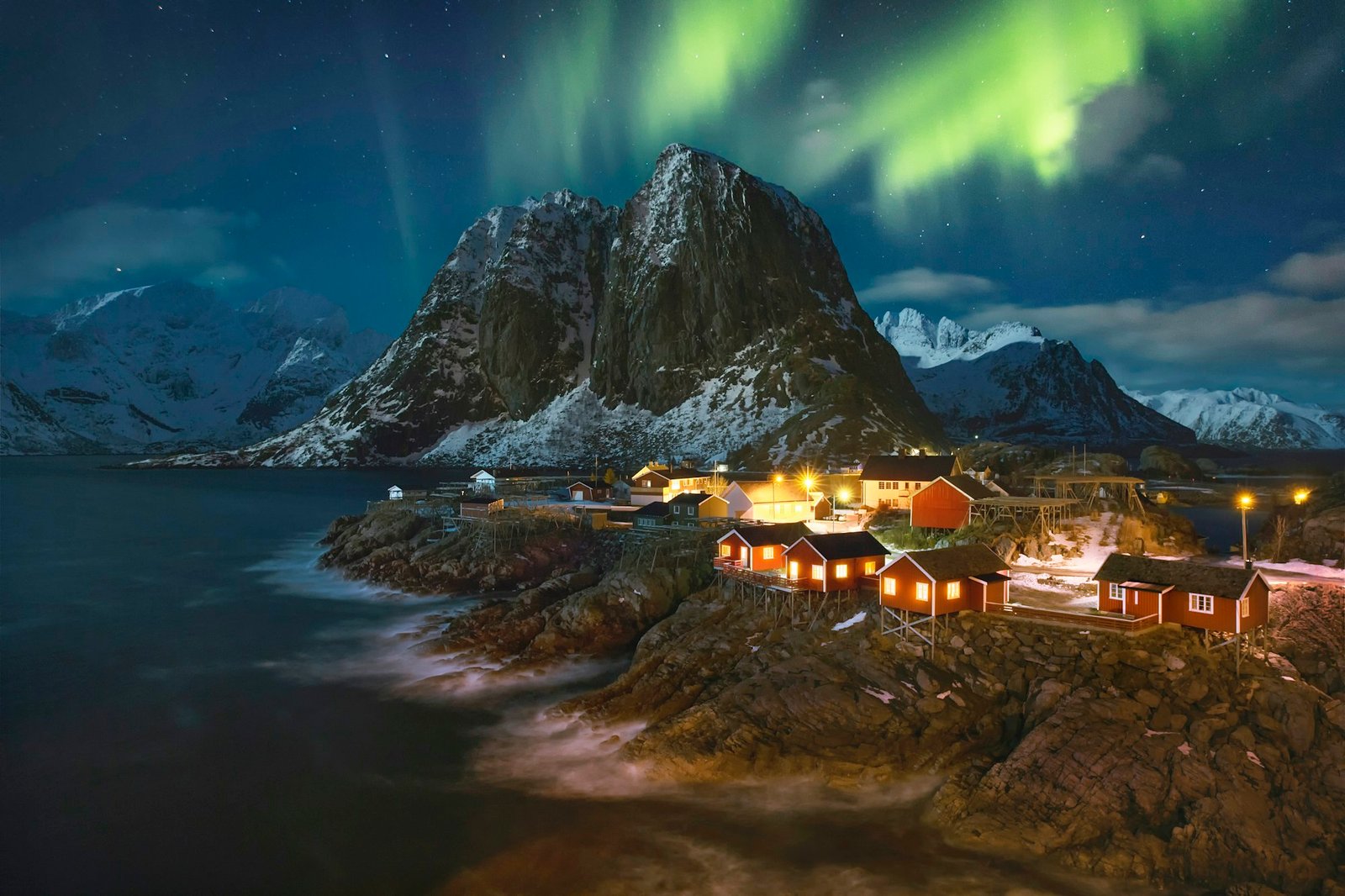 Norway, Lofoten, Hamnoy and northern lights