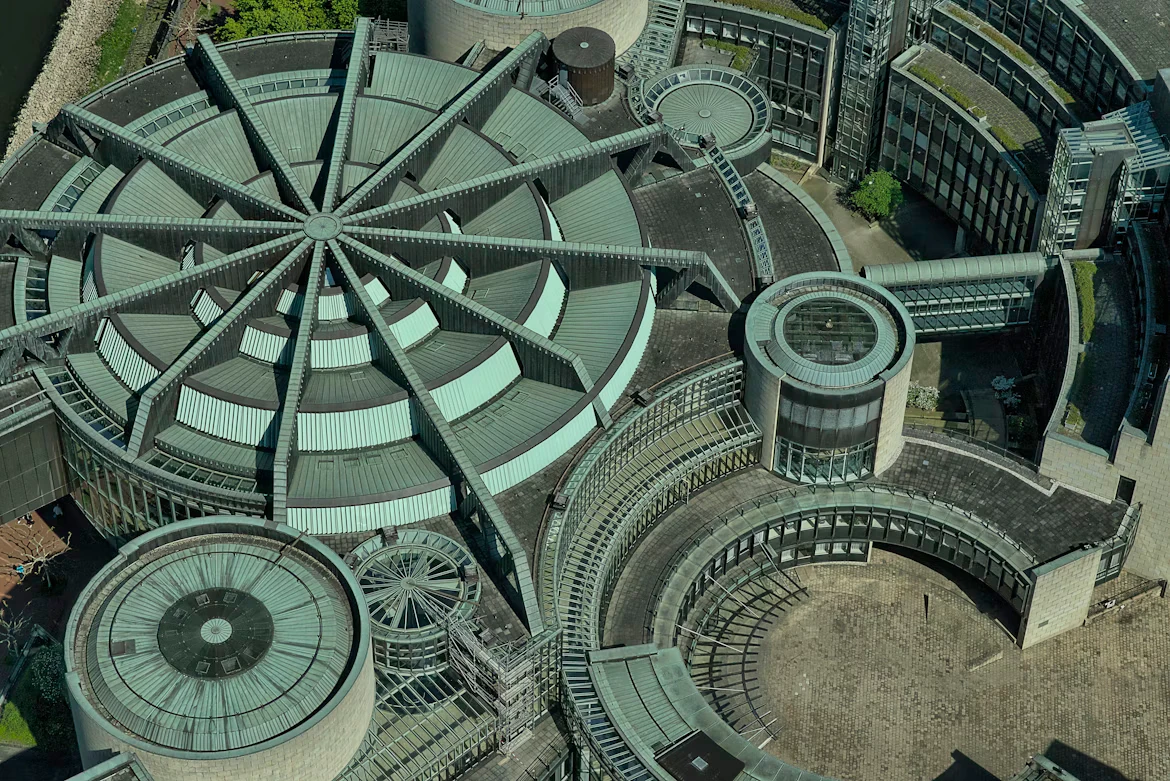 photo-1481435430023-5acd8d77554a