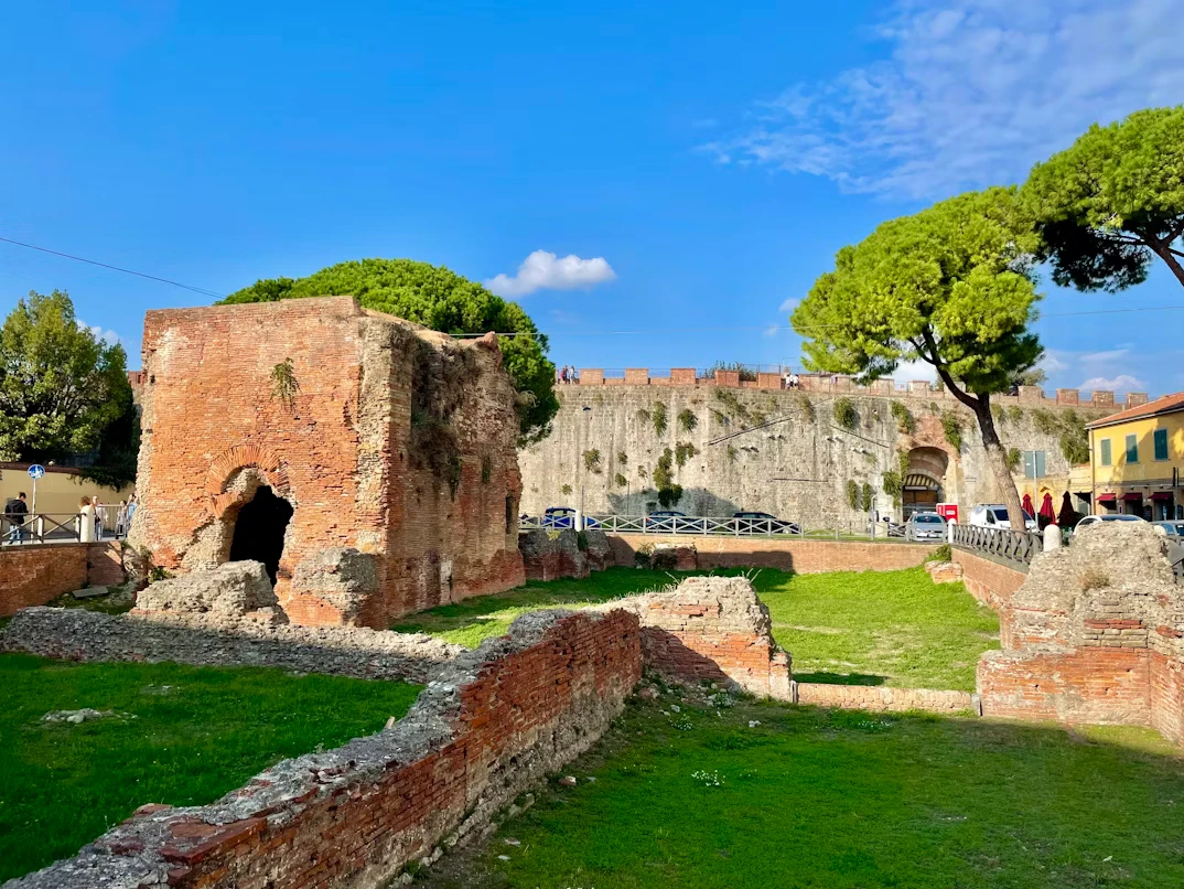 photo-1633609393744-34b1e34d0683