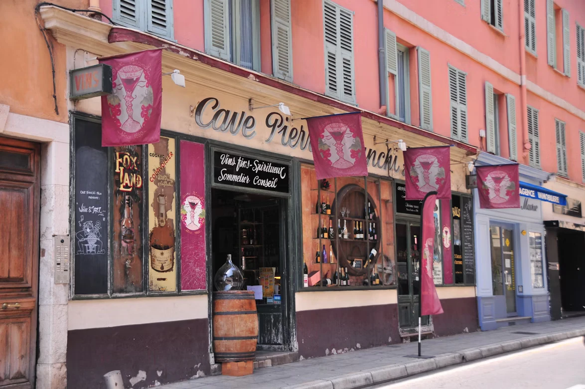 photo-1638286639917-b311bc8df767-3