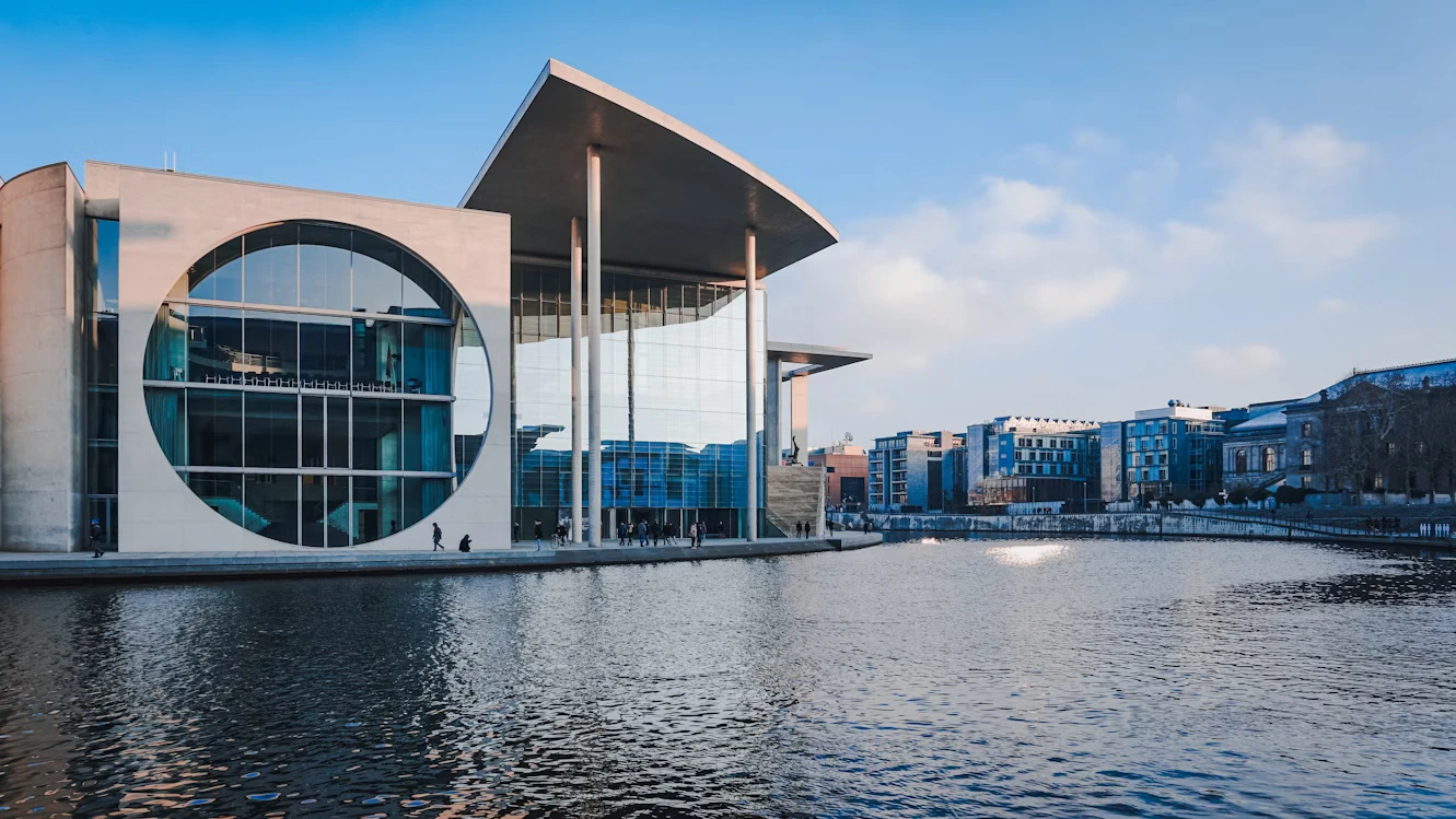 photo-1654442137037-fe784a7189af-1