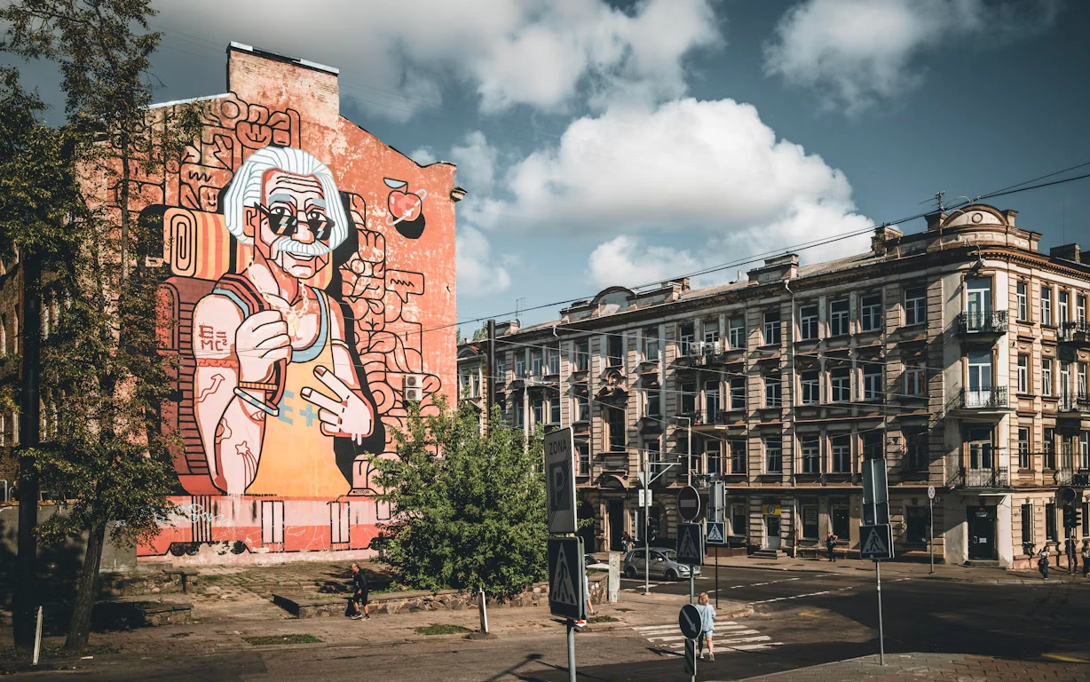 photo-1723987012717-7d8e3255422a