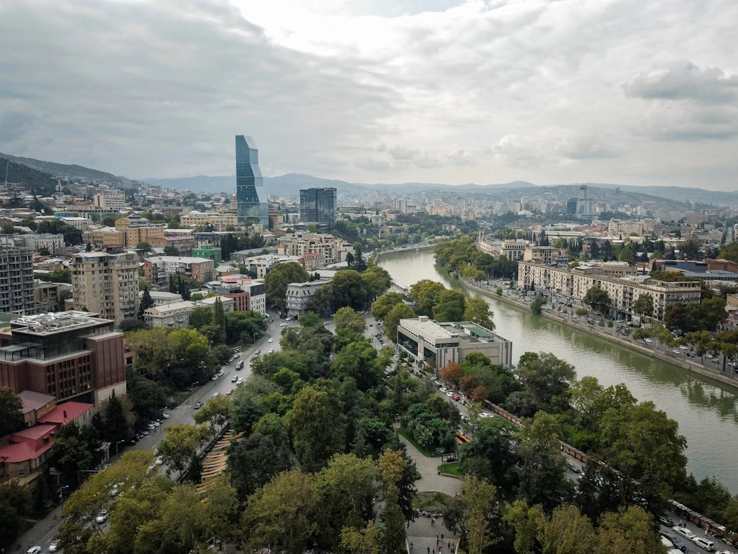 photo-1736454892943-f8827d14ff57