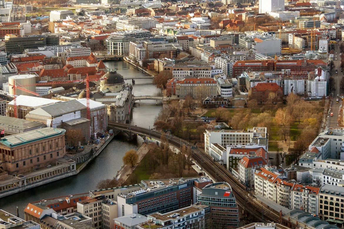 photo-1569613003748-771dc6a40415