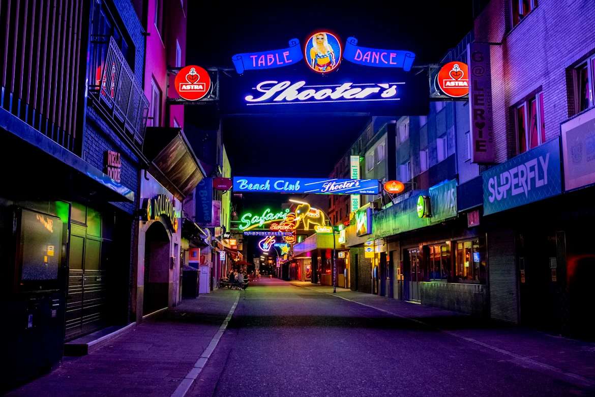 photo-1599827552599-eadf5fb3c75f-2