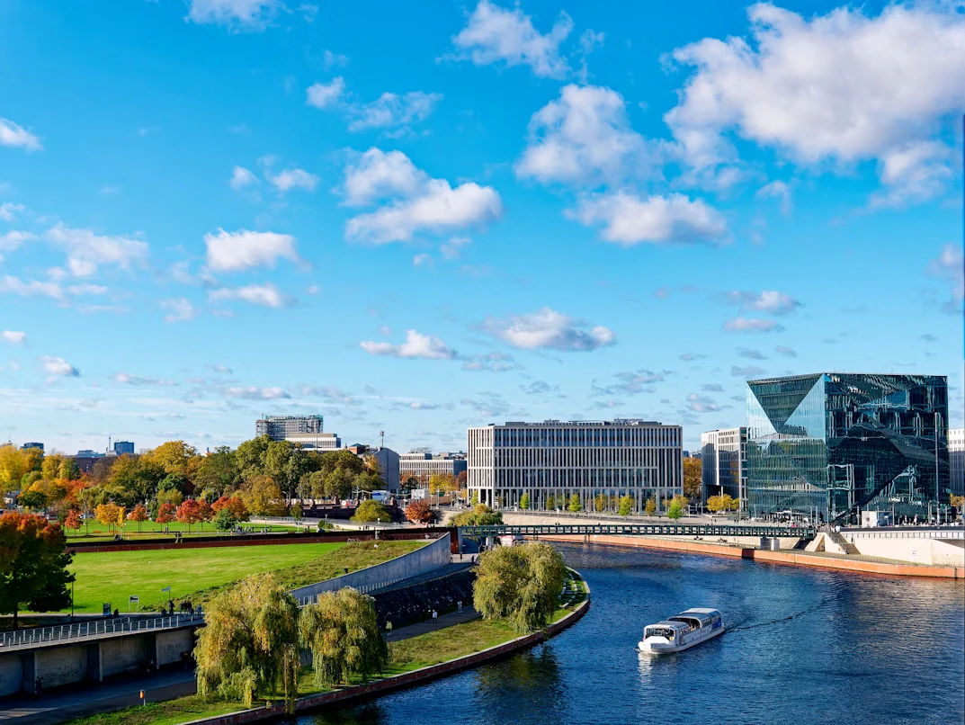 photo-1699796430027-066510944ce1