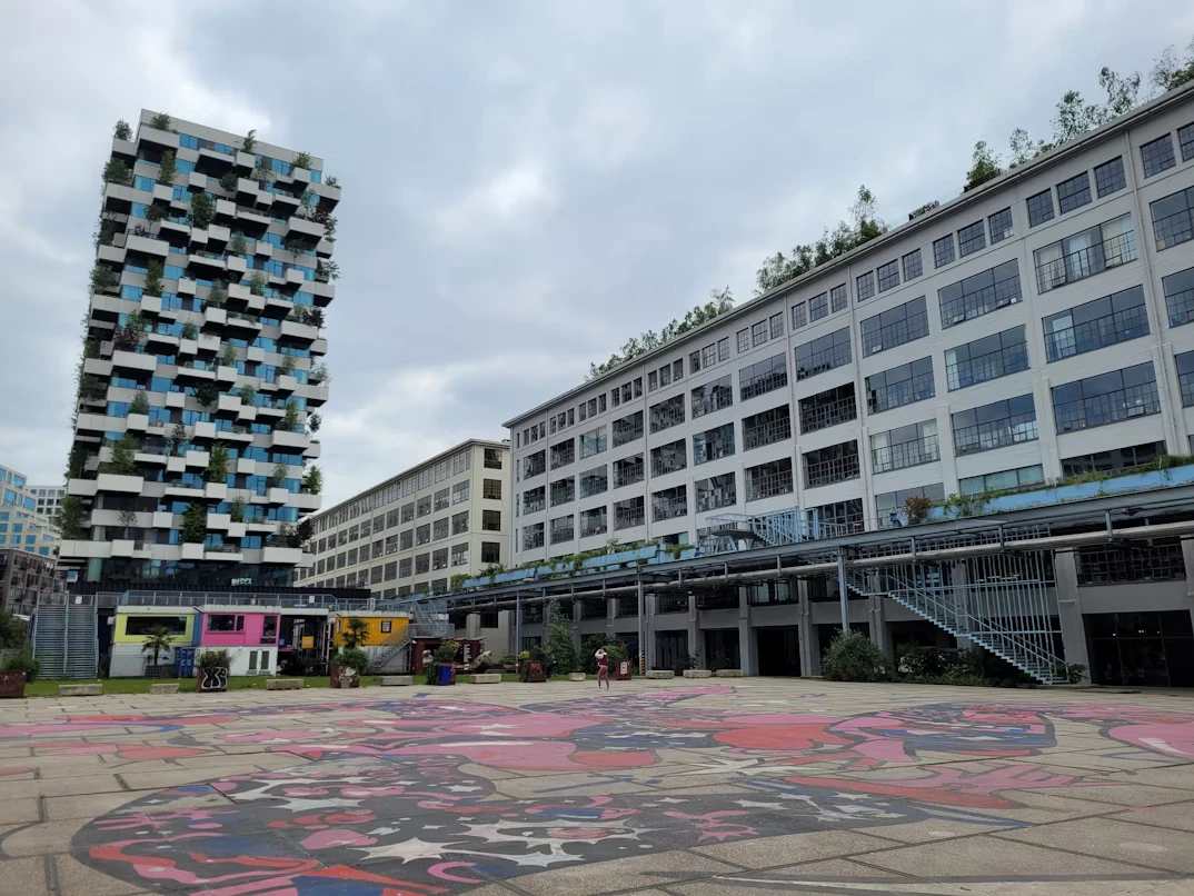 photo-1707001472481-c440a39a6f46