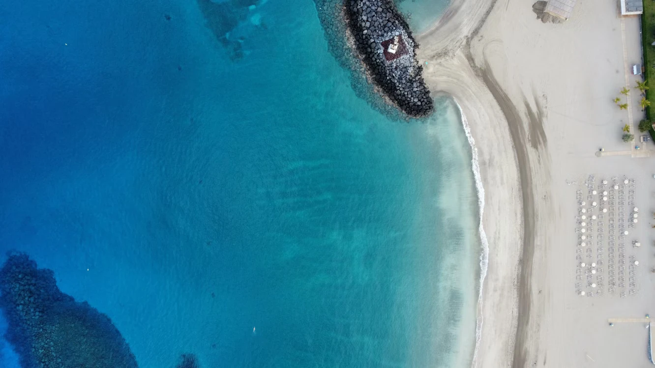 photo-1749387919994-91e0750814b0