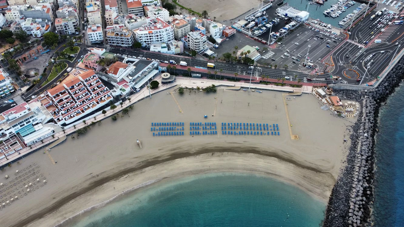 photo-1749387920005-d892f8b80413