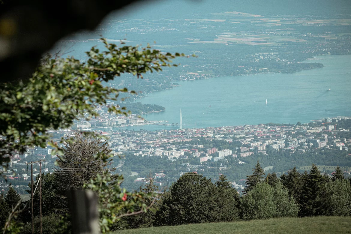 photo-1600549021820-02dd75de9cb8-1